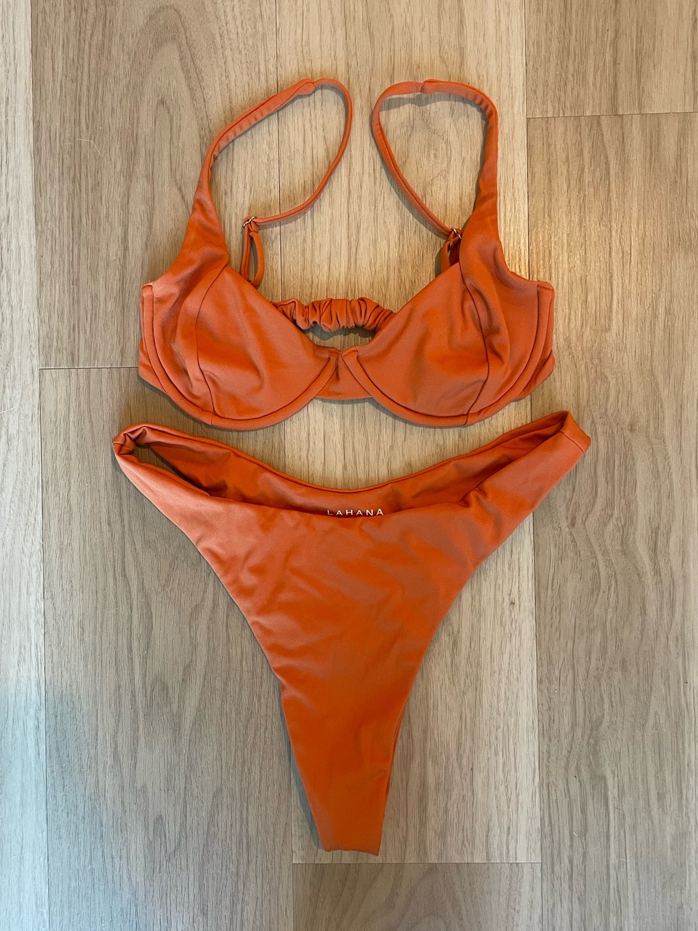 Lahana Bikini